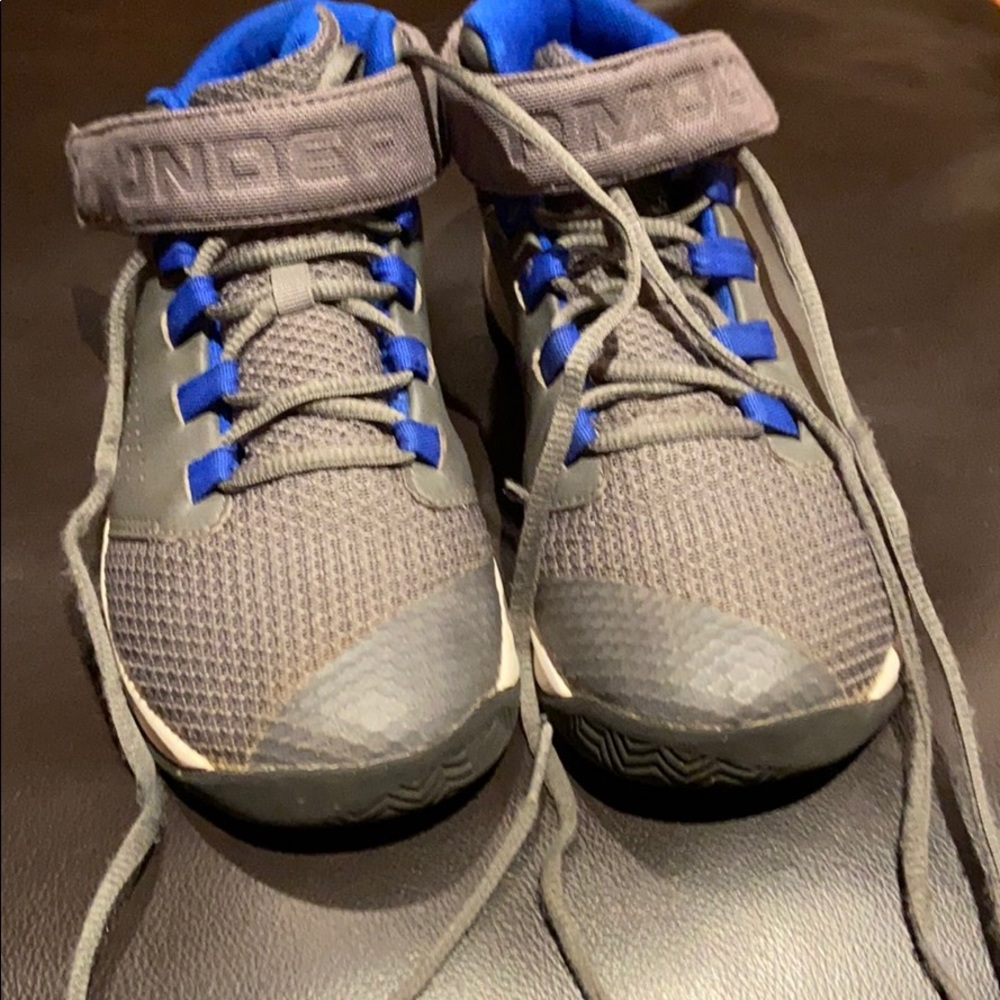 Youth sneakers